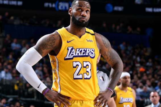 浓眉缺阵湖人客场以129-114击败独行侠 詹皇里程碑东契奇准三双 浓眉缺阵湖人客场以129-114击败独行侠 詹皇里程碑东契奇准三双