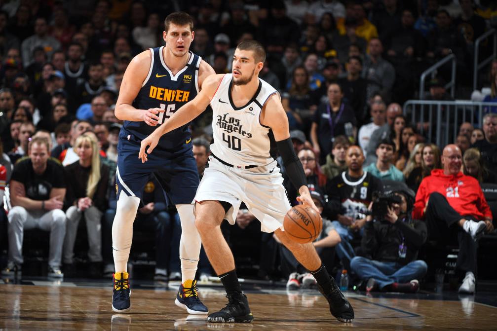 约基奇20分15板6助 莱昂纳德30分5板 掘金114-104击退快船 约基奇20分15板6助 莱昂纳德30分5板 掘金114-104击退快船