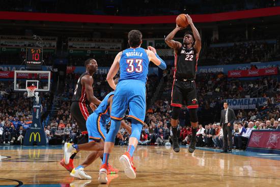 巴特勒14分10板7助 加里纳利27分6板 热火7人上双115-108客胜雷霆 巴特勒14分10板7助 加里纳利27分6板 热火7人上双115-108客胜雷霆