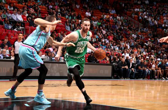 凯尔特人客场以109-101战胜热火 海沃德29+9布朗25+5巴特勒20+6 凯尔特人客场以109-101战胜热火 海沃德29+9布朗25+5巴特勒20+6