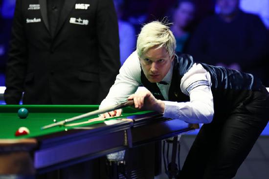 大奖赛罗伯逊单杆140分5-1进四强 希金斯4-5出局