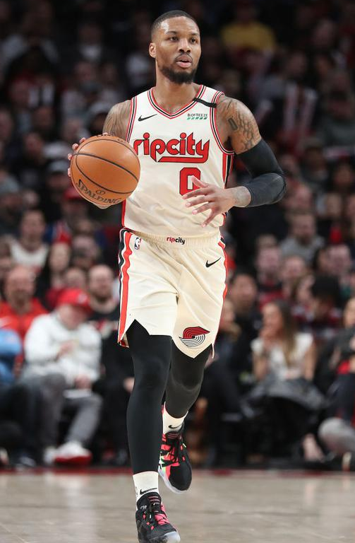 开拓者主场以115-109战胜热火 利拉德33+8小德27+7伊戈首秀仅2分 开拓者主场以115-109战胜热火 利拉德33+8小德27+7伊戈首秀仅2分