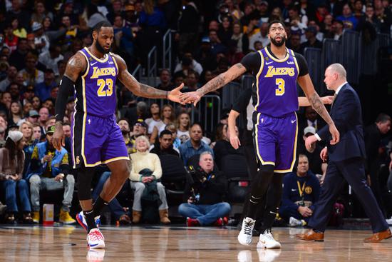 詹姆斯32分12板14助 浓眉33分10板 穆雷32分10助 湖人加时120-116客胜掘金 詹姆斯32分12板14助 浓眉33分10板 穆雷32分10助 湖人加时120-116客胜掘金