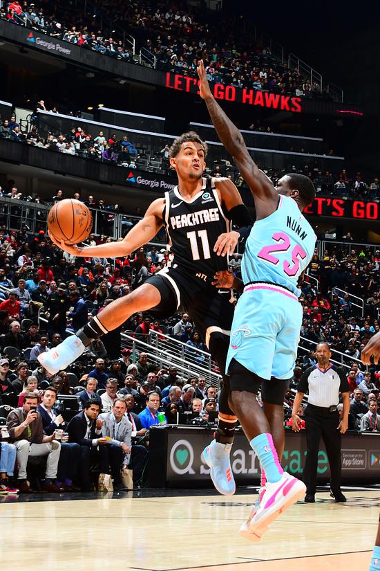 特雷-杨50分8助 阿德巴约28分19板7助 老鹰129-124险胜热火 特雷-杨50分8助 阿德巴约28分19板7助 老鹰129-124险胜热火