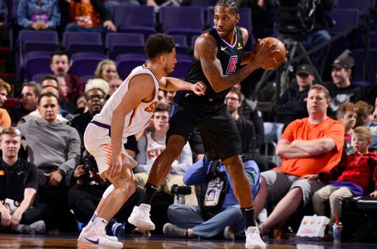 快船以102-92击败太阳 莱昂纳德24+14+5 莫里斯18+5 艾顿25+17 快船以102-92击败太阳 莱昂纳德24+14+5 莫里斯18+5 艾顿25+17