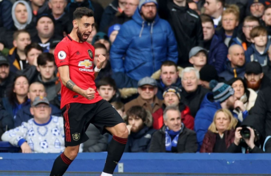 英超-曼联1-1闷平埃弗顿 德赫亚超低级失误B费世界波 英超-曼联1-1闷平埃弗顿 德赫亚超低级失误B费世界波