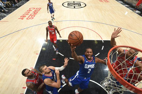 快船主场以136-130险胜76人 莱昂纳德30+6 米尔顿39+5 快船主场以136-130险胜76人 莱昂纳德30+6 米尔顿39+5