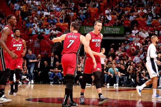 热火主场116-113险胜魔术取得4连胜 德拉季奇25+9T-罗斯35分 热火主场116-113险胜魔术取得4连胜 德拉季奇25+9T-罗斯35分