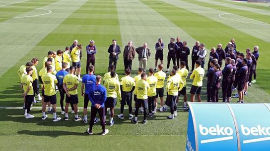 曝西甲或5月4日复训!巴萨考虑罢赛不想让球员们冒险 曝西甲或5月4日复训!巴萨考虑罢赛不想让球员们冒险