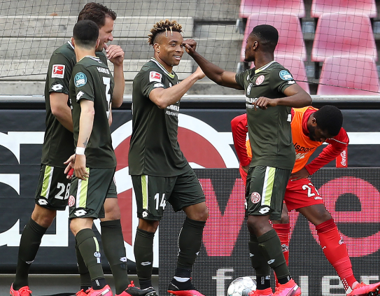 德甲-美因茨2-2闷平科隆 马隆加中场带球连过4人破门救主 德甲-美因茨2-2闷平科隆 马隆加中场带球连过4人破门救主