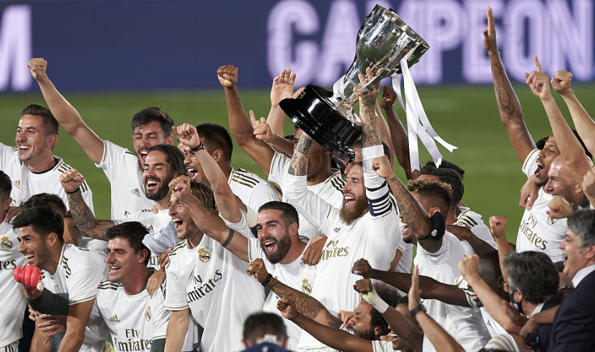 西甲-本泽马梅开二度 皇马2-1黄潜夺得西甲第34冠 西甲-本泽马梅开二度 皇马2-1黄潜夺得西甲第34冠