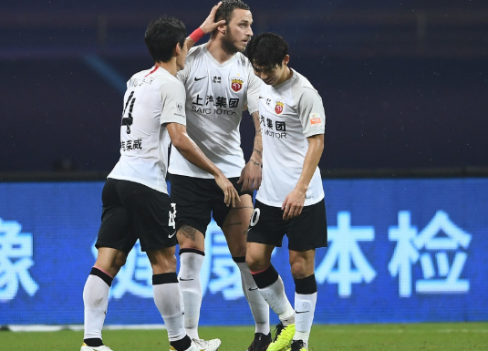 中超-上海上港2-1战胜武汉卓尔 穆伊首秀建功阿瑙破门伤退 中超-上海上港2-1战胜武汉卓尔 穆伊首秀建功阿瑙破门伤退