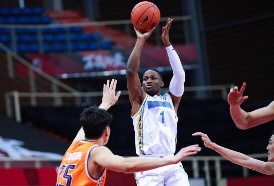 北京111-97胜上海 翟晓川17+10弗雷戴特32分吉布森39分 北京111-97胜上海 翟晓川17+10弗雷戴特32分吉布森39分