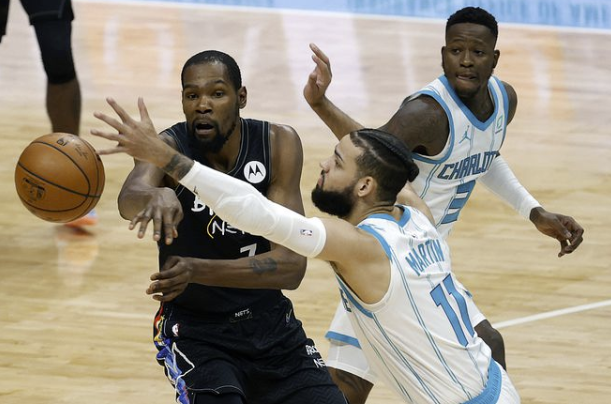 海沃德28+6+7 杜兰特29分 欧文25+6 黄蜂106-104送篮网赛季首败 海沃德28+6+7 杜兰特29分 欧文25+6 黄蜂106-104送篮网赛季首败