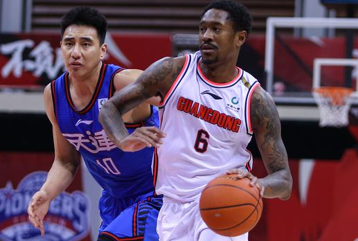 马尚23分 赵睿20+8 广东8人上双 广东138-114大胜天津迎四连胜 马尚23分 赵睿20+8 广东8人上双 广东138-114大胜天津迎四连胜