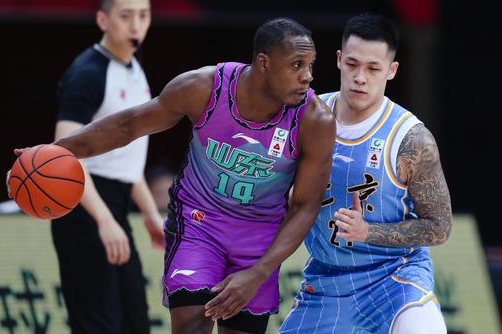 北京102-96逆转山东 翟晓川两双 高诗岩空砍21+9李慕豪伤退 北京102-96逆转山东 翟晓川两双 高诗岩空砍21+9李慕豪伤退