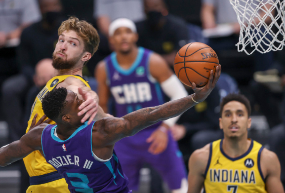 黄蜂6人上双105-114负步行者 萨博尼斯砍三双布罗格登25分 黄蜂6人上双105-114负步行者 萨博尼斯砍三双布罗格登25分