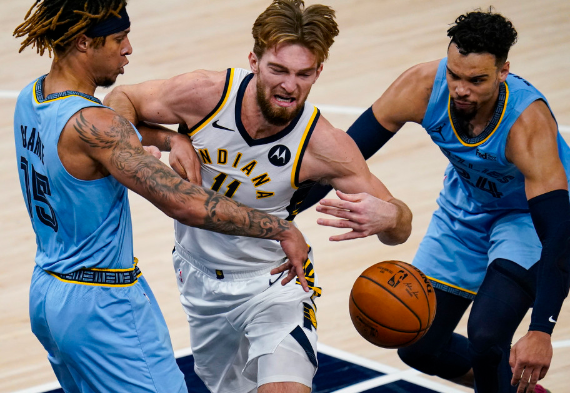 萨博尼斯32+13莫兰特仅10分 步行者134-116终结灰熊7连胜 萨博尼斯32+13莫兰特仅10分 步行者134-116终结灰熊7连胜