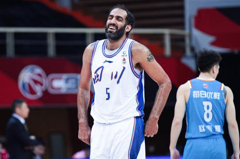 CBA-哈达迪30+13+8 四川110-109险胜青岛 赵大鹏错失绝杀球 CBA-哈达迪30+13+8 四川110-109险胜青岛 赵大鹏错失绝杀球