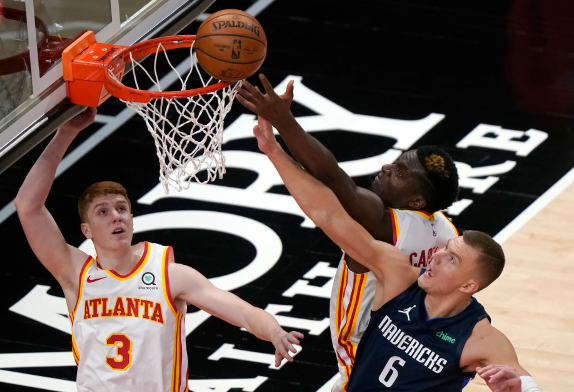 东契奇准三双科林斯35+12 独行侠122-116擒老鹰终结六连败 东契奇准三双科林斯35+12 独行侠122-116擒老鹰终结六连败