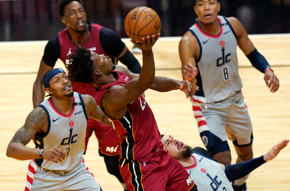 奇才103-100险胜热火避免连败 威少轮休比尔砍下32分9板 奇才103-100险胜热火避免连败 威少轮休比尔砍下32分9板