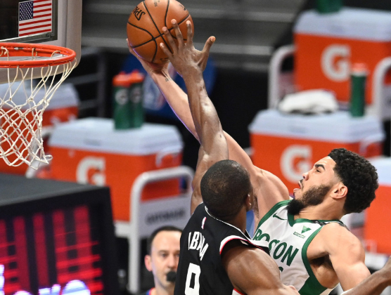 塔图姆34+7+4断小卡28+11 泡椒缺阵凯尔特人119-115逆转快船 塔图姆34+7+4断小卡28+11 泡椒缺阵凯尔特人119-115逆转快船