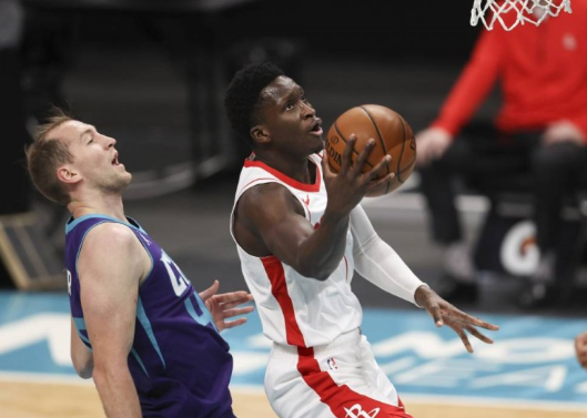 黄蜂119-94轻取火箭 鲍尔24+7 海沃德19+6 奥拉迪波21+7 黄蜂119-94轻取火箭 鲍尔24+7 海沃德19+6 奥拉迪波21+7