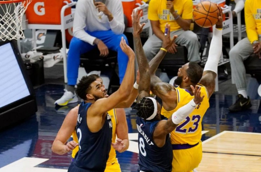 詹姆斯砍30+13状元郎得分新高 湖人112-104擒森林狼避免连败 詹姆斯砍30+13状元郎得分新高 湖人112-104擒森林狼避免连败