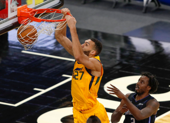 武切维奇34+8+4米切尔31分 魔术109-124不敌爵士吞三连败 武切维奇34+8+4米切尔31分 魔术109-124不敌爵士吞三连败