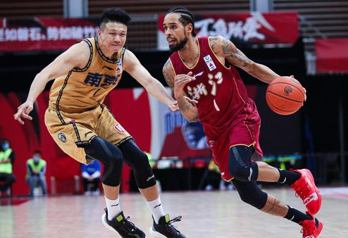 兰兹博格26+9 浙江119-86大胜同曦 吴前16+5摩尔空砍29+9 兰兹博格26+9 浙江119-86大胜同曦 吴前16+5摩尔空砍29+9