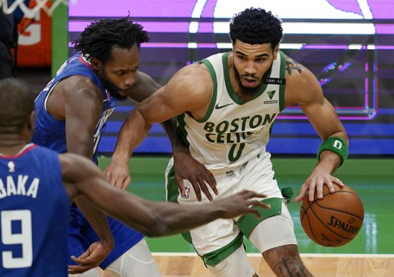 沃克25+6 凯尔特人117-112险胜快船取3连胜 乔治32分塔图姆16中5 沃克25+6 凯尔特人117-112险胜快船取3连胜 乔治32分塔图姆16中5