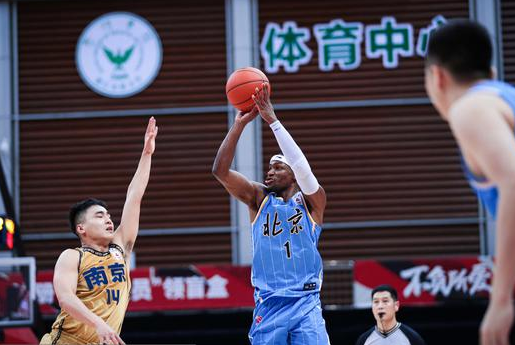 7人上双北京126-88大胜同曦 吉布森23分西热25+6+9 7人上双北京126-88大胜同曦 吉布森23分西热25+6+9