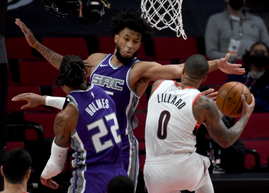 利拉德44分福克斯准三双 坎特双20 开拓者123-119险胜国王 利拉德44分福克斯准三双 坎特双20 开拓者123-119险胜国王