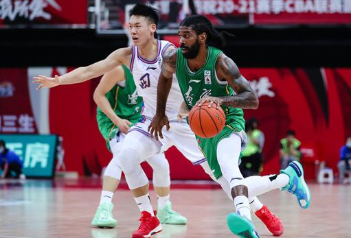 郭艾伦6犯离场 辽宁93-79复仇四川 大韩21+15哈达迪仅3分 郭艾伦6犯离场 辽宁93-79复仇四川 大韩21+15哈达迪仅3分