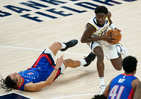 勒维尔28分+关键三分 小萨14+11 步行者116-111险胜活塞 勒维尔28分+关键三分 小萨14+11 步行者116-111险胜活塞