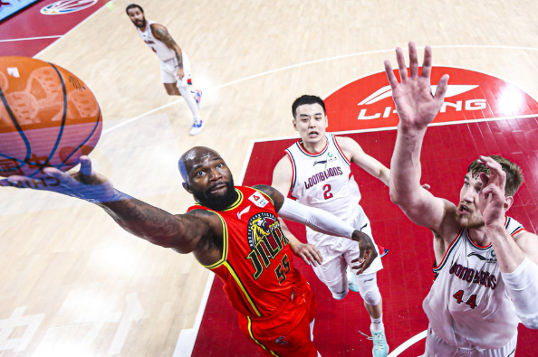 CBA-吉林120-95大胜广州结束连败 琼斯26+11+14双姜合砍52分 CBA-吉林120-95大胜广州结束连败 琼斯26+11+14双姜合砍52分