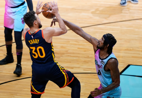 NBA-热火6人上双116-109擒勇士3连胜 库里36+11巴特勒22分 NBA-热火6人上双116-109擒勇士3连胜 库里36+11巴特勒22分