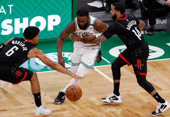 NBA-4人得分20+绿衫军118-102轻取火箭 塔图姆26+9伍德斩两双 NBA-4人得分20+绿衫军118-102轻取火箭 塔图姆26+9伍德斩两双