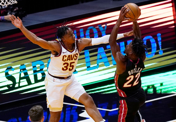 NBA-热火115-101送骑士5连败 巴特勒15+6+11罗宾逊里程碑 NBA-热火115-101送骑士5连败 巴特勒15+6+11罗宾逊里程碑