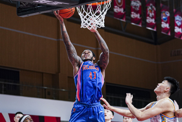 北京95-86送四川两连败 范子铭摘18+10亨特空砍35分 北京95-86送四川两连败 范子铭摘18+10亨特空砍35分