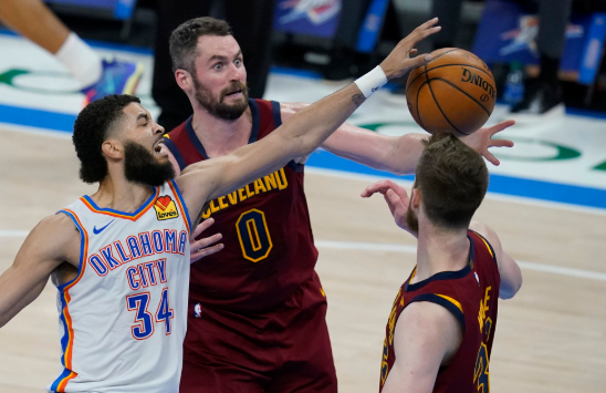 塞克斯顿27+4杰罗姆23分 骑士6人上双以129-102大胜雷霆 塞克斯顿27+4杰罗姆23分 骑士6人上双以129-102大胜雷霆