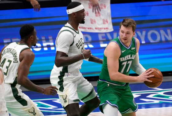 东契奇波神合砍53分26板 独行侠116-101胜雄鹿避开连败 东契奇波神合砍53分26板 独行侠116-101胜雄鹿避开连败