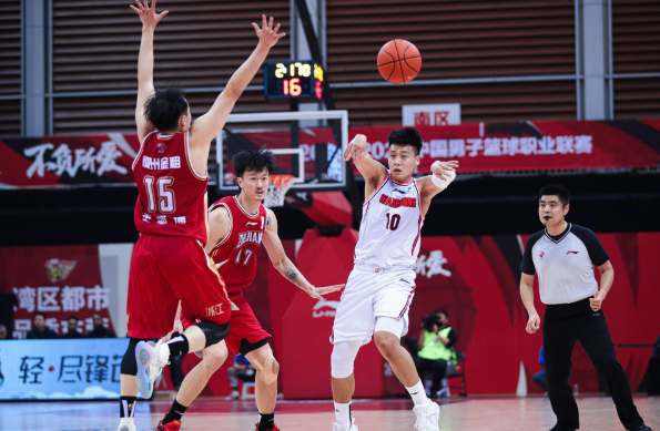 浙江105-81大胜广东 赵睿受伤离场恩多23+8 浙江105-81大胜广东 赵睿受伤离场恩多23+8