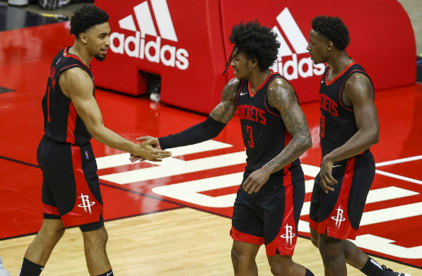 火箭143-136胜雄鹿 字母哥伤退霍勒迪末节18分 波特50分 火箭143-136胜雄鹿 字母哥伤退霍勒迪末节18分 波特50分