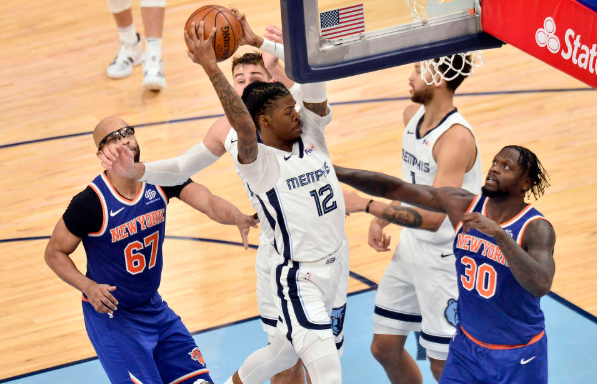 灰熊104-118不敌尼克斯 兰德尔28+6+6罗斯25分 莫兰特仅8分 灰熊104-118不敌尼克斯 兰德尔28+6+6罗斯25分 莫兰特仅8分