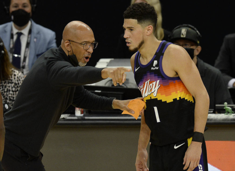 9日NBA总决赛G2纪录:布克比肩两大传奇 字母哥书写新队史 9日NBA总决赛G2纪录:布克比肩两大传奇 字母哥书写新队史