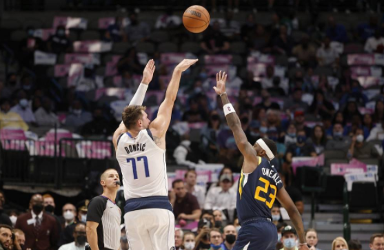 东契奇19+6+5米切尔缺阵 独行侠111-101胜爵士迎开门红 东契奇19+6+5米切尔缺阵 独行侠111-101胜爵士迎开门红