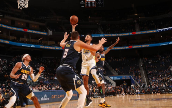 库里14分约基奇17+10 勇士118-116胜掘金季前赛迎两连胜 库里14分约基奇17+10 勇士118-116胜掘金季前赛迎两连胜