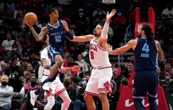 公牛三巨头合砍73分118-105击败灰熊 拉文31分莫兰特17分 公牛三巨头合砍73分118-105击败灰熊 拉文31分莫兰特17分