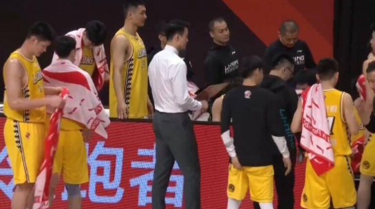 胡金秋11中8砍19+8 广厦108-69大胜新疆连续8赛季开门红 胡金秋11中8砍19+8 广厦108-69大胜新疆连续8赛季开门红